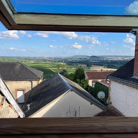Un Petit Coin Sous Les Toits Villa Hautvillers Exterior photo